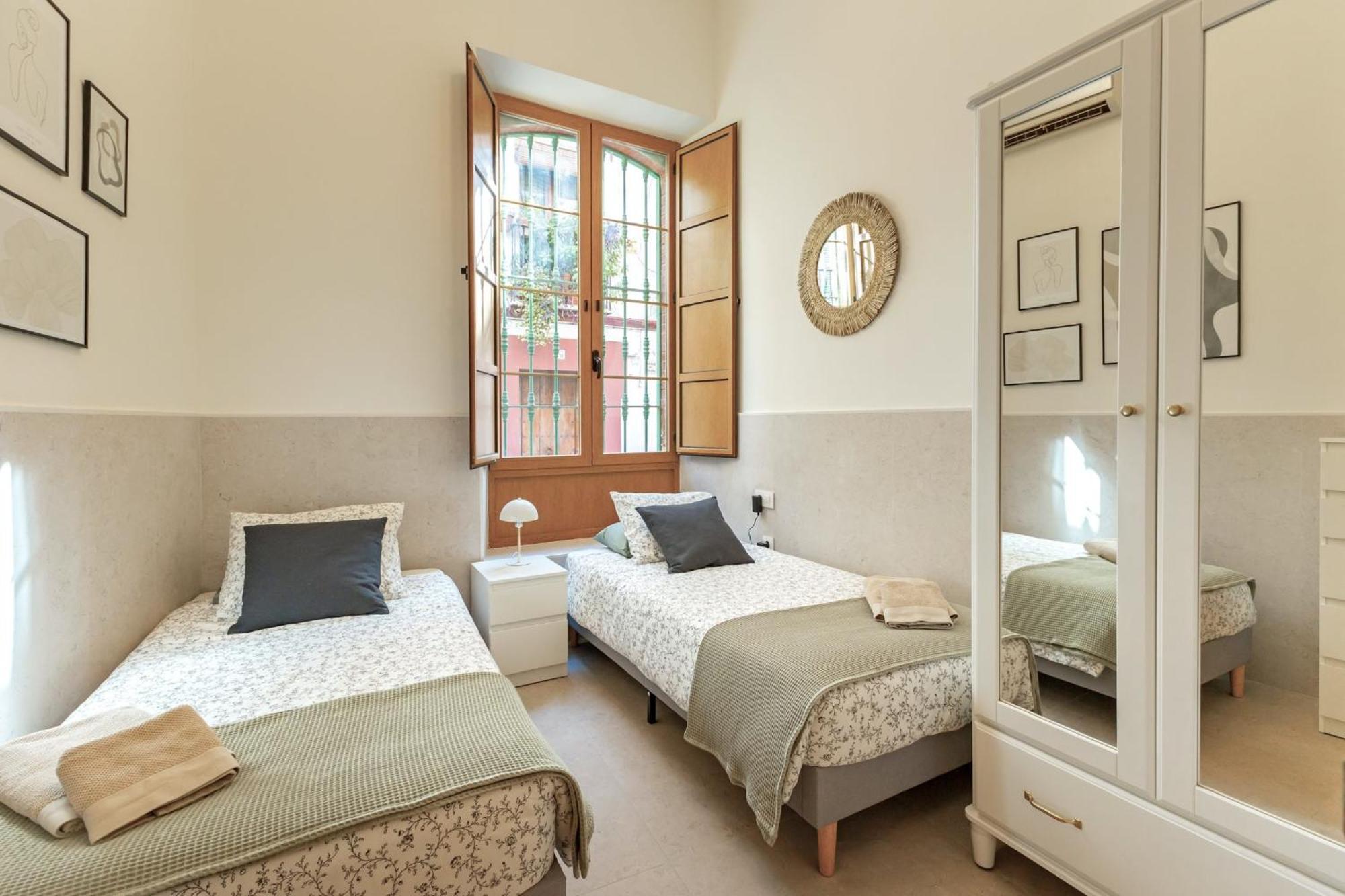 Modern Spacious Apartment Central Of Севілья Екстер'єр фото